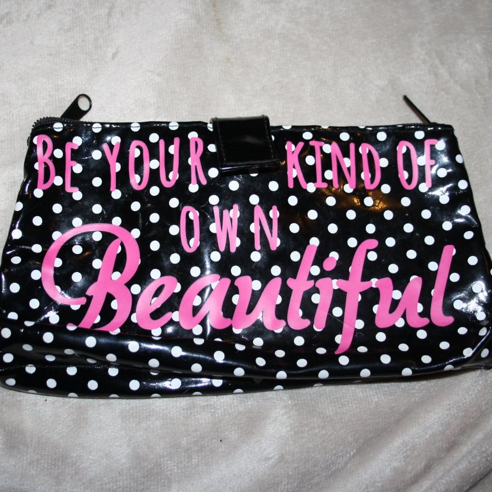 💄✨ “Be Beautiful” Makeup Bag · Black + White · OS